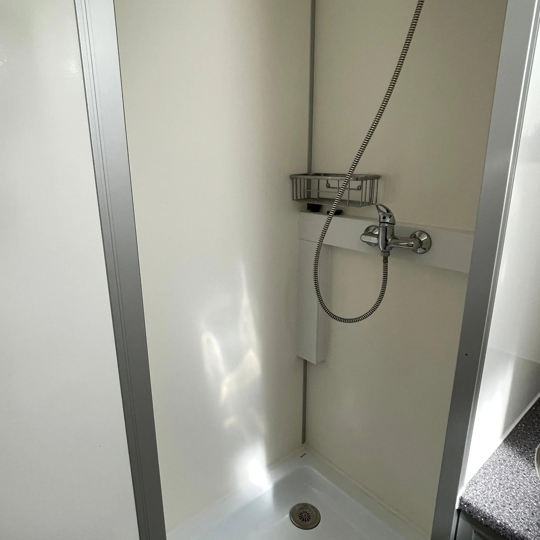 Beboelsesvogn 2 personers - Eurowagon Årgang 2022 Type 33 - 73-Køb brugte letvogne og skurvogne hos Letvogne.dk – Stort udvalg og hurtig levering