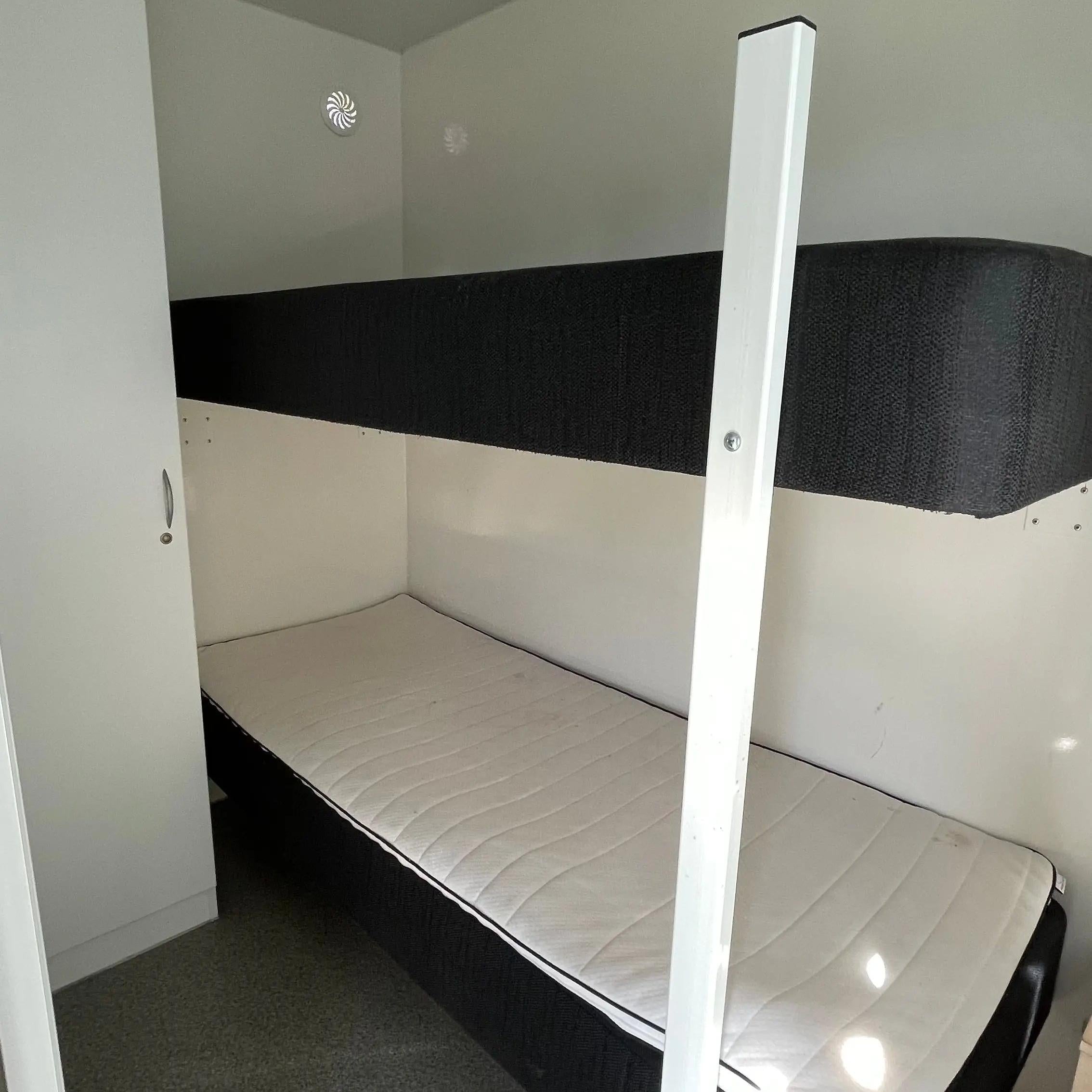 Beboelsesvogn 2 personers - Eurowagon Årgang 2022 Type 33 - 73-Køb brugte letvogne og skurvogne hos Letvogne.dk – Stort udvalg og hurtig levering