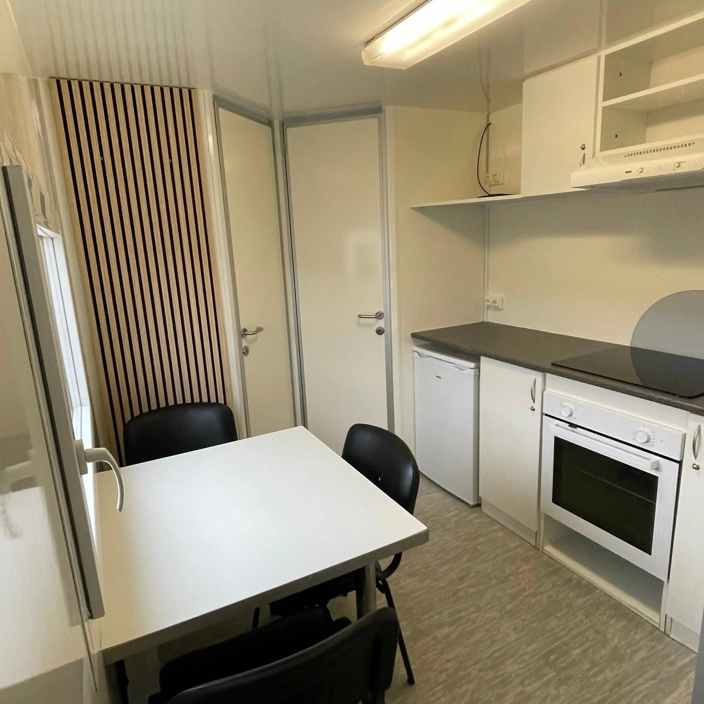 Beboelsesvogn 3 personers - Eurowagon Årgang 2016 Type 3 x 33 - 73-Køb brugte letvogne og skurvogne hos Letvogne.dk – Stort udvalg og hurtig levering