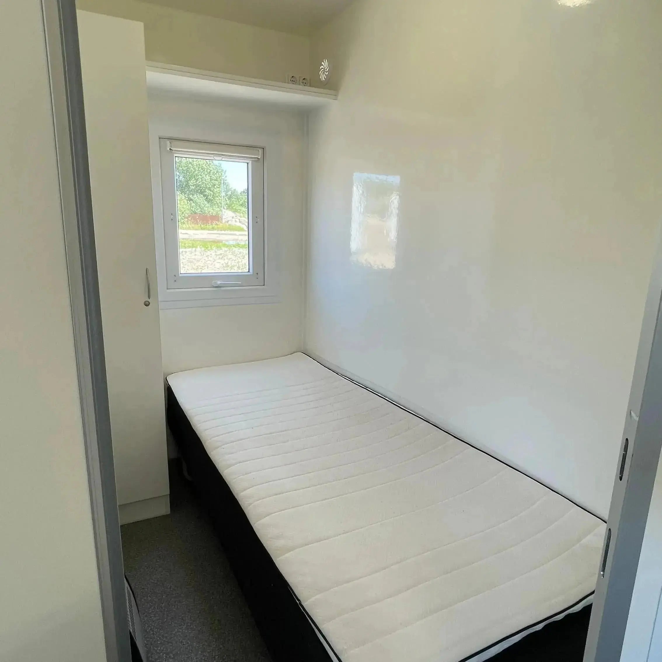 Beboelsesvogn 3 personers - Eurowagon Årgang 2022 Type 3 x 33 - 73-Køb brugte letvogne og skurvogne hos Letvogne.dk – Stort udvalg og hurtig levering