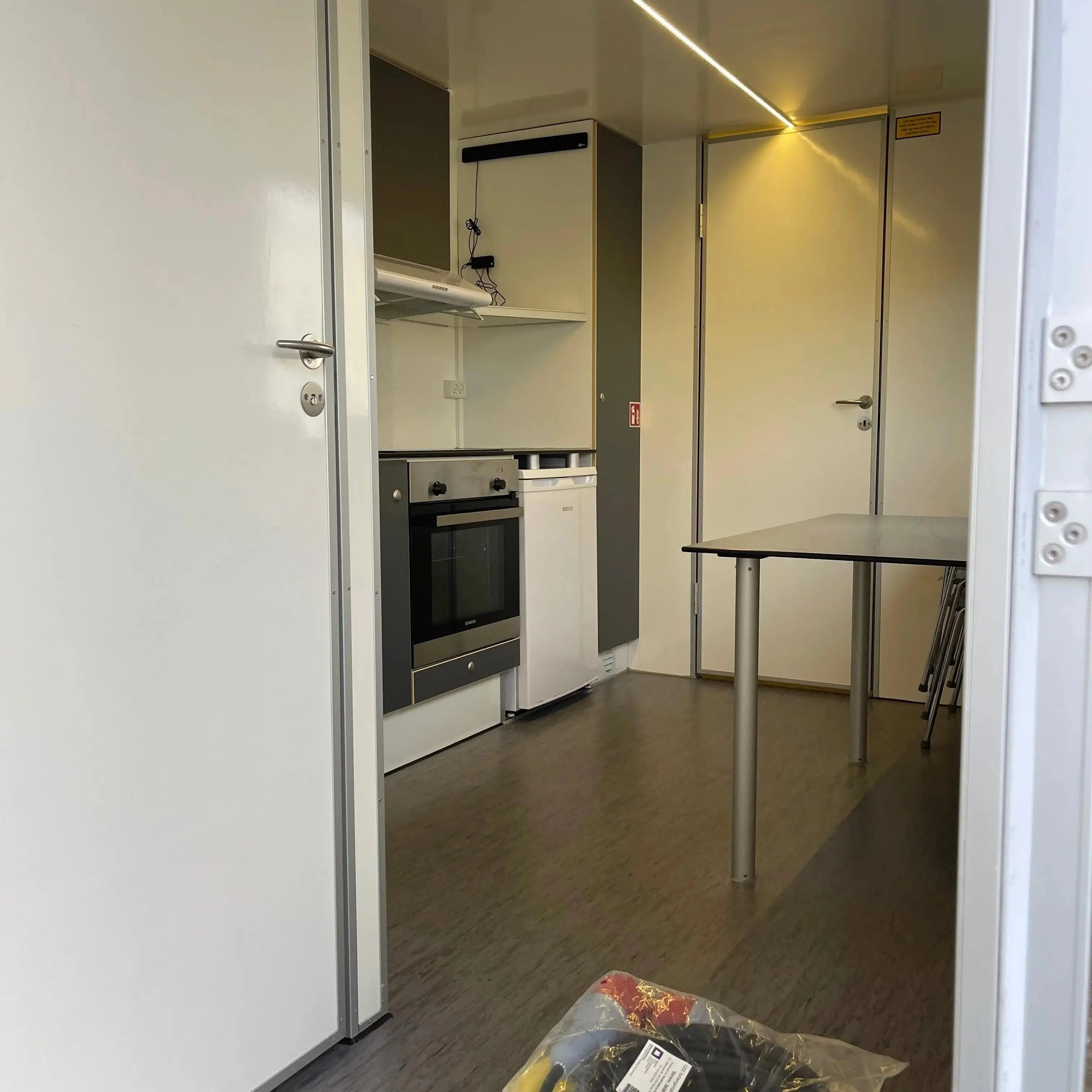 Beboelsesvogn 4 personers - Scanvogn Type 730-Køb brugte letvogne og skurvogne hos Letvogne.dk – Stort udvalg og hurtig levering