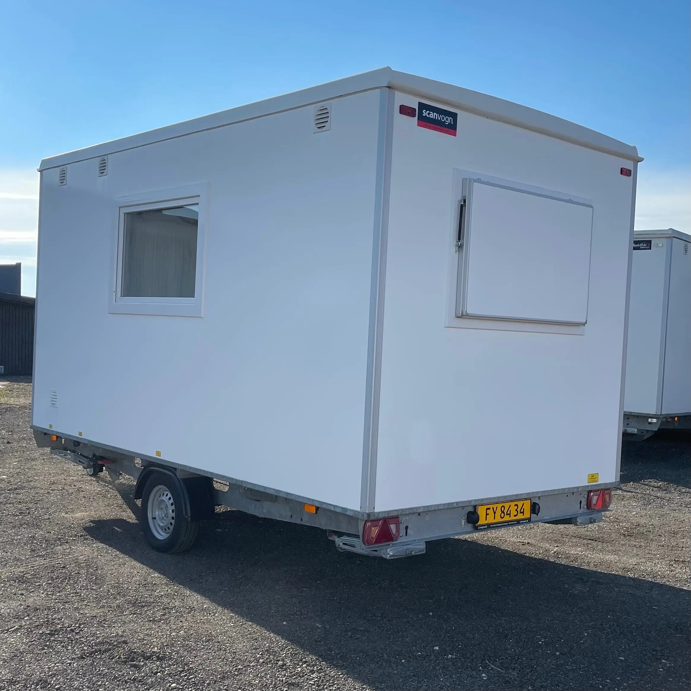 Kontorvogn 6 personers m. Tank - Scanvogn Årgang 2022 Type 420 - Demo Model-Køb brugte letvogne og skurvogne hos Letvogne.dk – Stort udvalg og hurtig levering