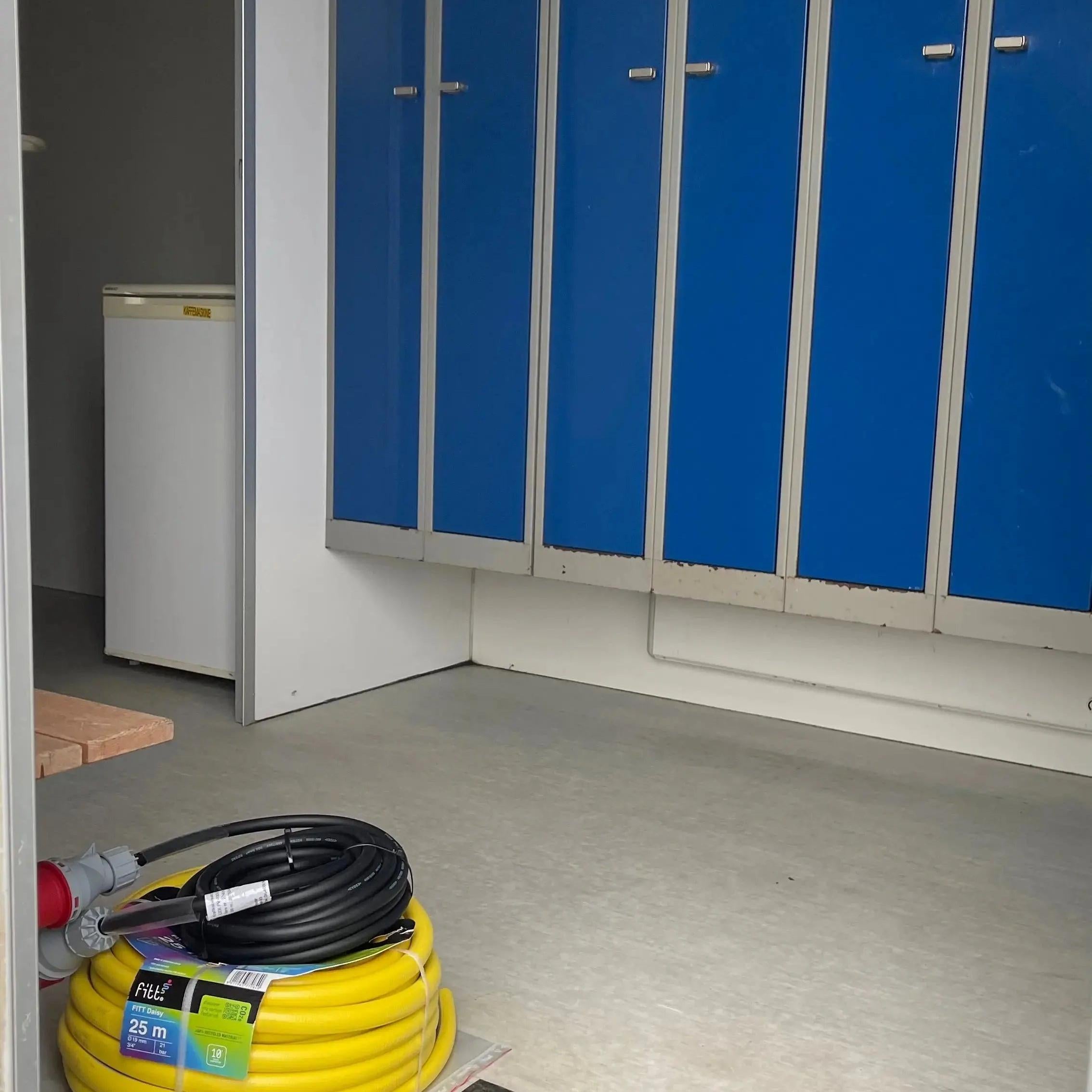 Mandskabsvogn 4 - personers Scanvogn-Køb brugte letvogne og skurvogne hos Letvogne.dk – Stort udvalg og hurtig levering