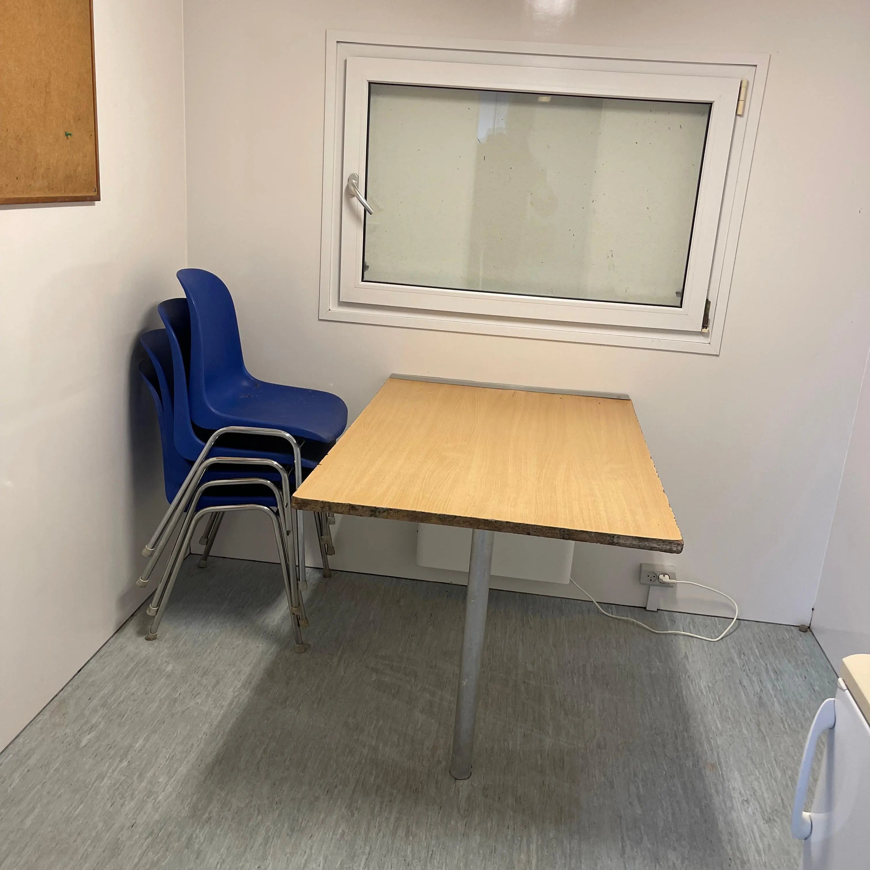 Mandskabsvogn 4 - personers Scanvogn-Køb brugte letvogne og skurvogne hos Letvogne.dk – Stort udvalg og hurtig levering