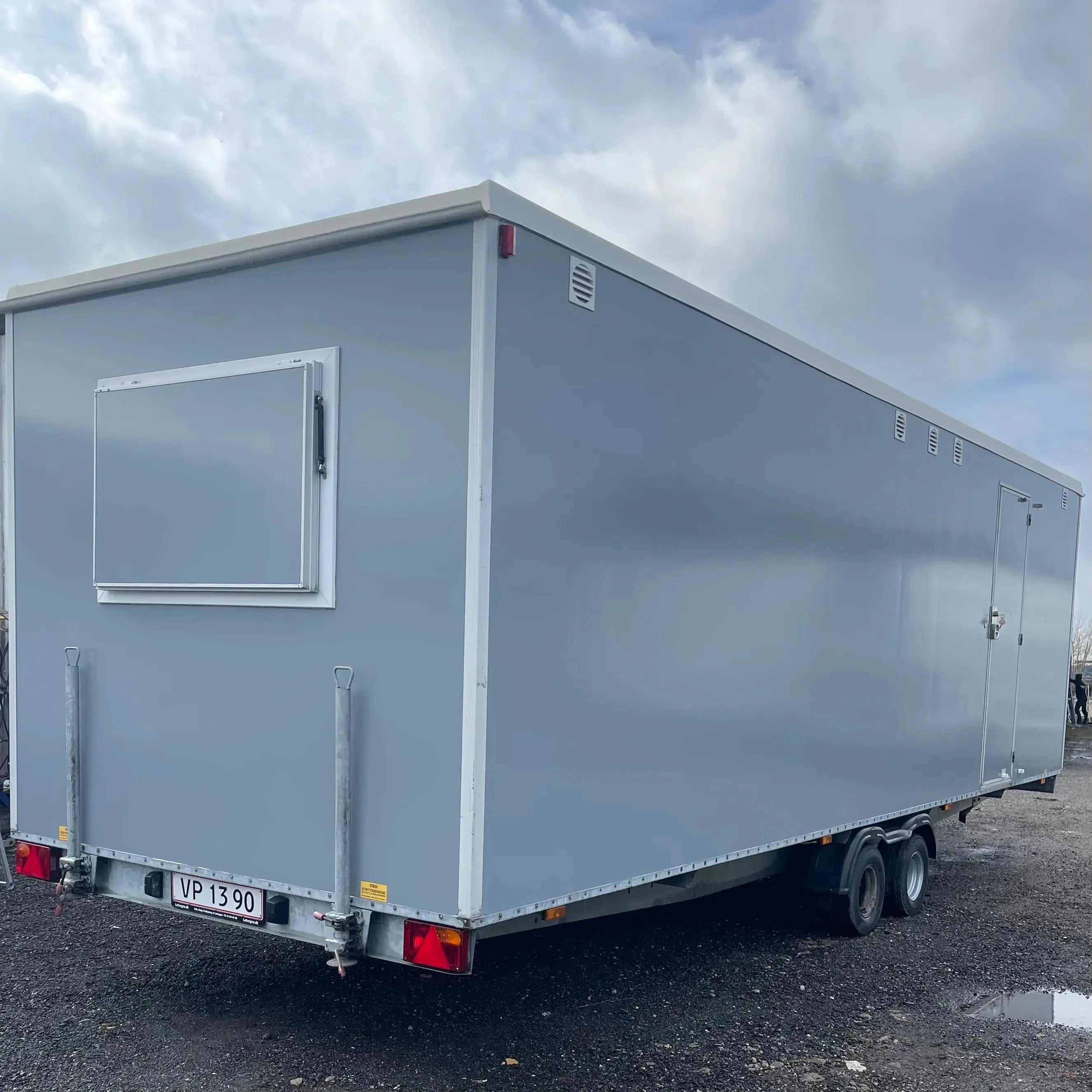 Mandskabsvogn 6 - personers Scanvogn-Køb brugte letvogne og skurvogne hos Letvogne.dk – Stort udvalg og hurtig levering