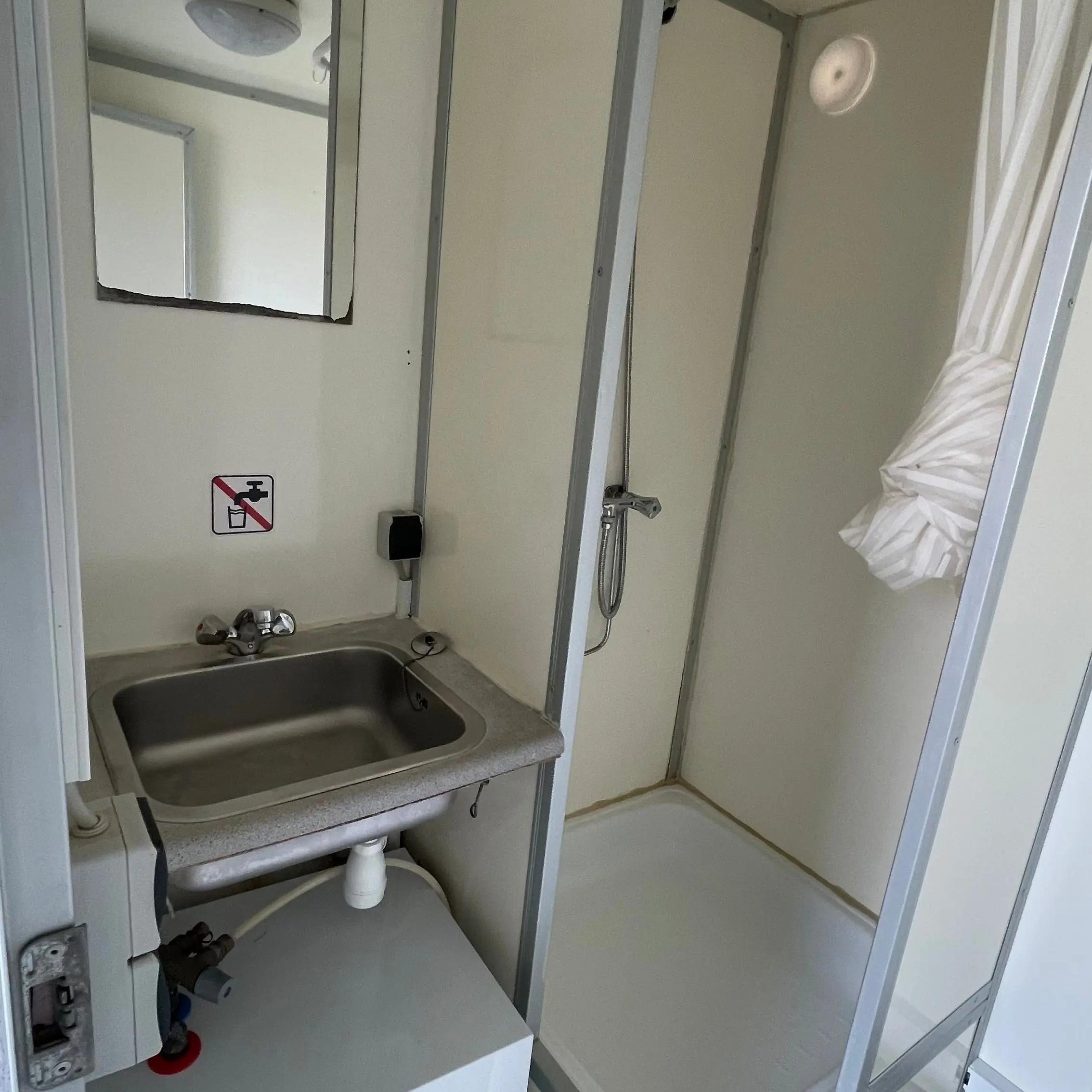 Beboelsesvogn 2-4 personers - VA Type 730-Køb brugte letvogne og skurvogne hos Letvogne.dk – Stort udvalg og hurtig levering