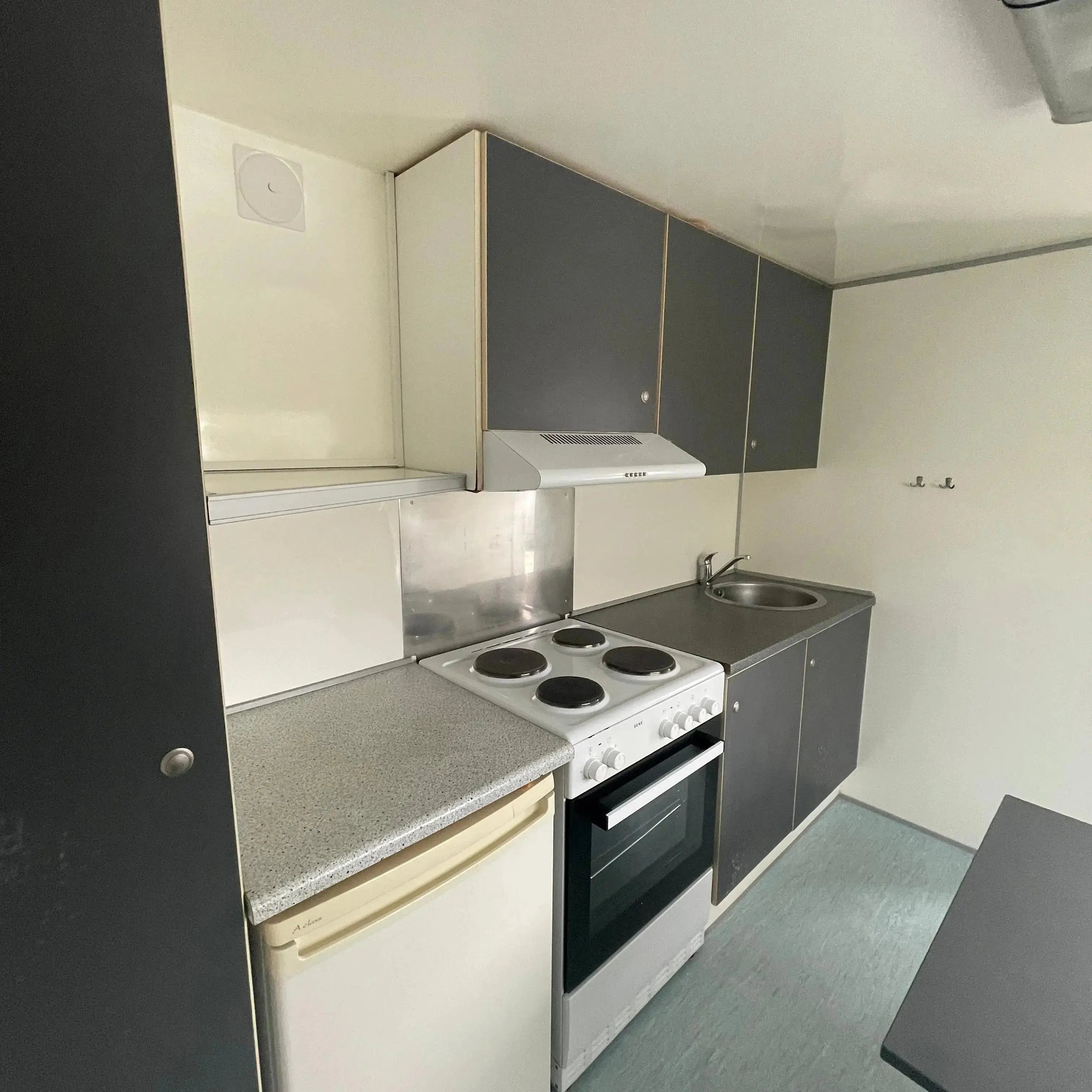 Beboelsesvogn 4 personers - Scanvogn Type 730-Køb brugte letvogne og skurvogne hos Letvogne.dk – Stort udvalg og hurtig levering