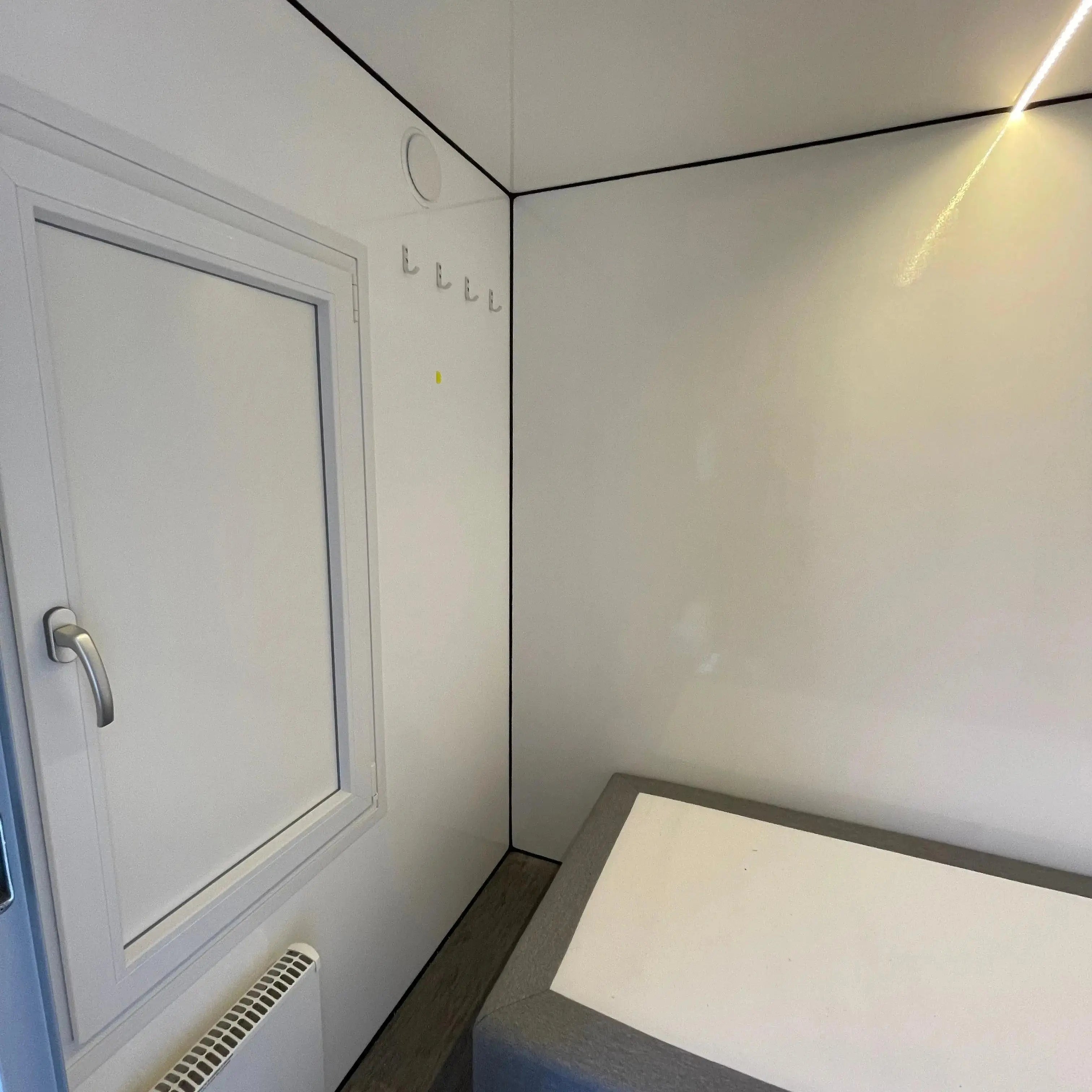 Beboelsesvogn 4 personers - Scanvogn Type 730-Køb brugte letvogne og skurvogne hos Letvogne.dk – Stort udvalg og hurtig levering