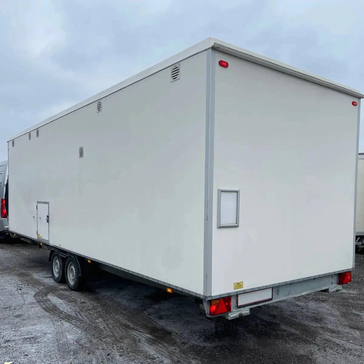 Beboelsesvogn 4 personers - Scanvogn Type 730-Køb brugte letvogne og skurvogne hos Letvogne.dk – Stort udvalg og hurtig levering