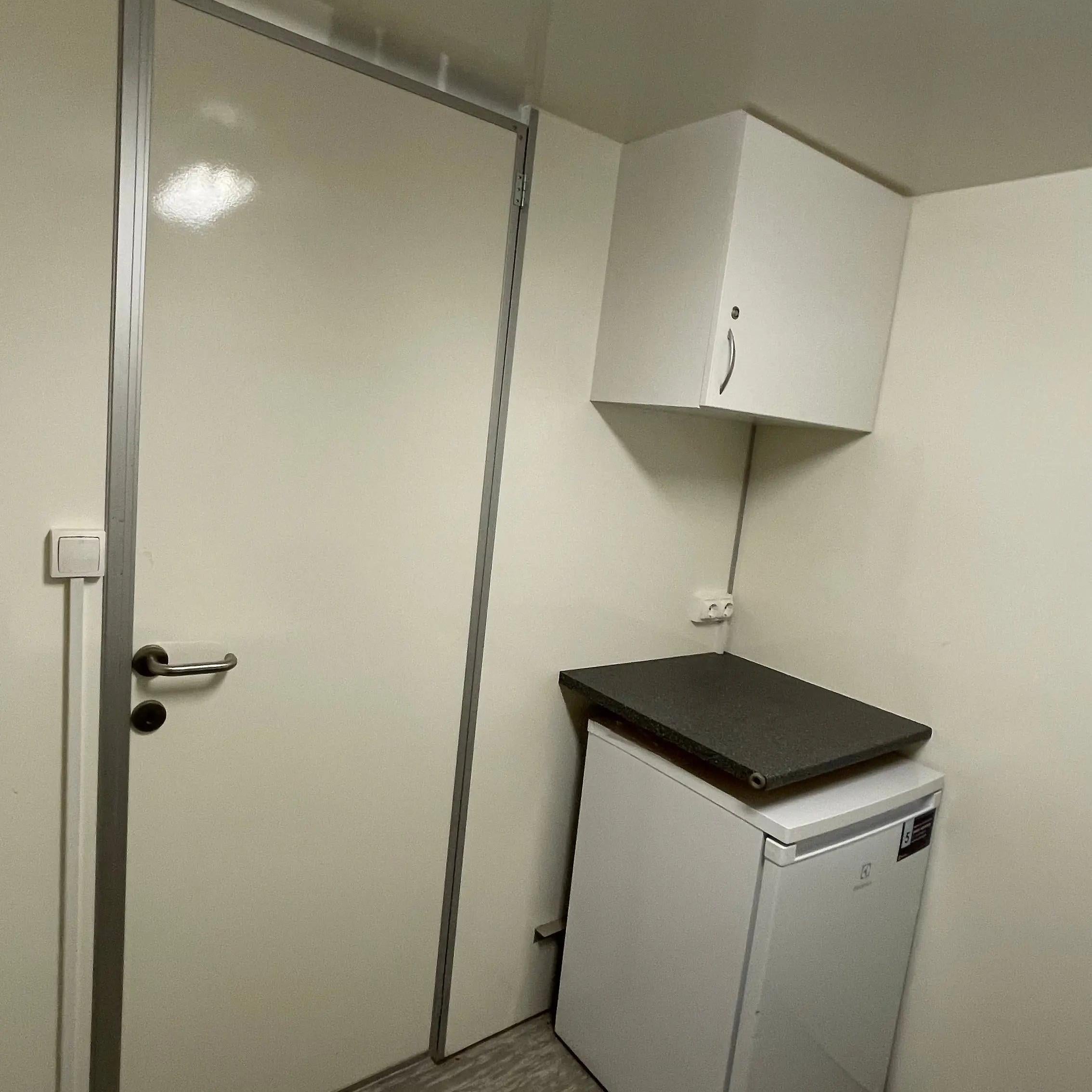 Mandskabsvogn 4 - personers Eurowagon-Køb brugte letvogne og skurvogne hos Letvogne.dk – Stort udvalg og hurtig levering