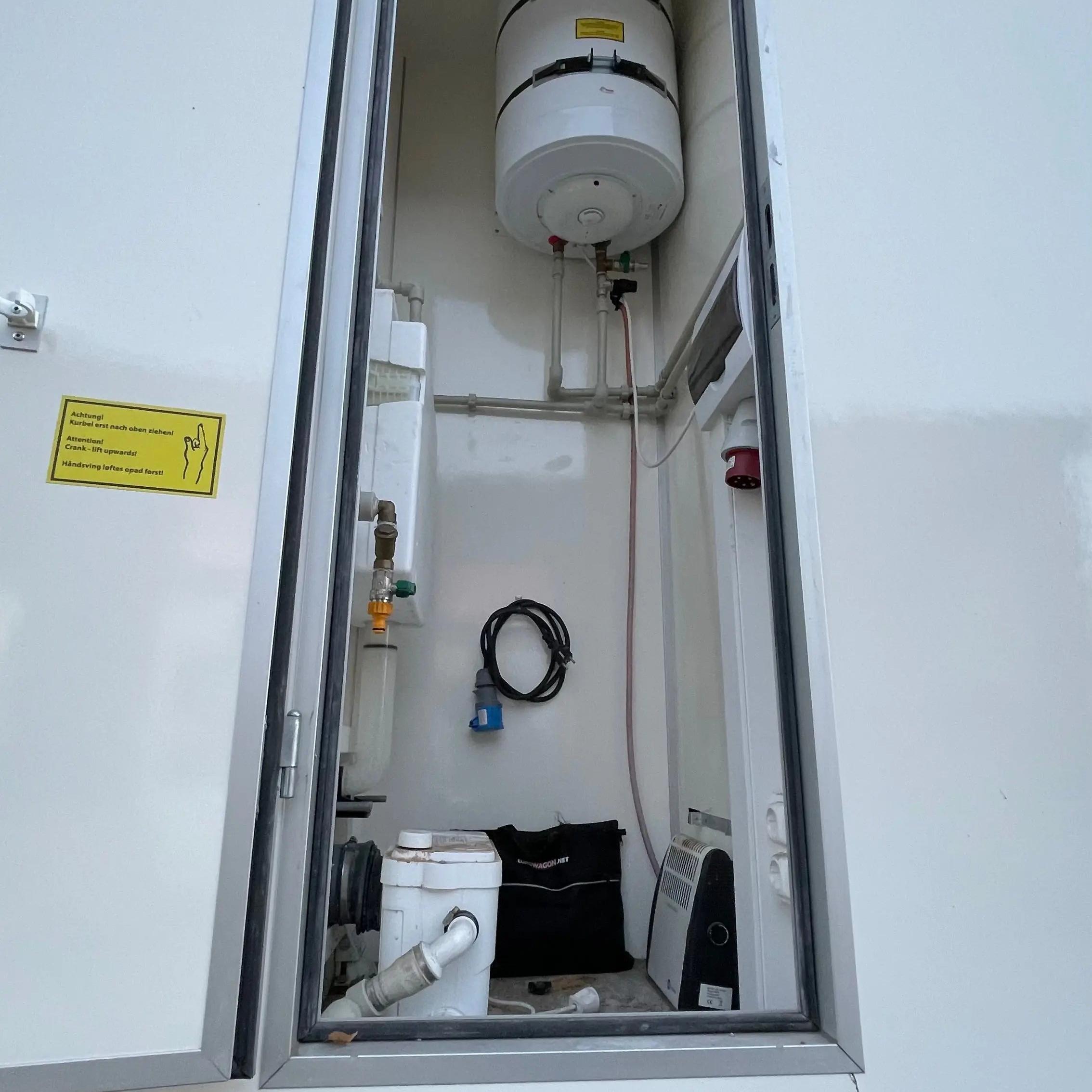 Mandskabsvogn 4 - personers Eurowagon-Køb brugte letvogne og skurvogne hos Letvogne.dk – Stort udvalg og hurtig levering