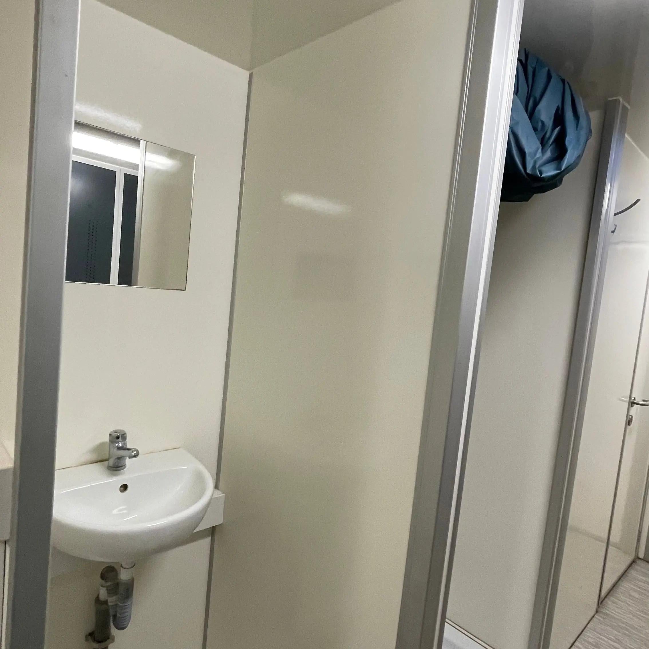 Mandskabsvogn 4 - personers Eurowagon-Køb brugte letvogne og skurvogne hos Letvogne.dk – Stort udvalg og hurtig levering