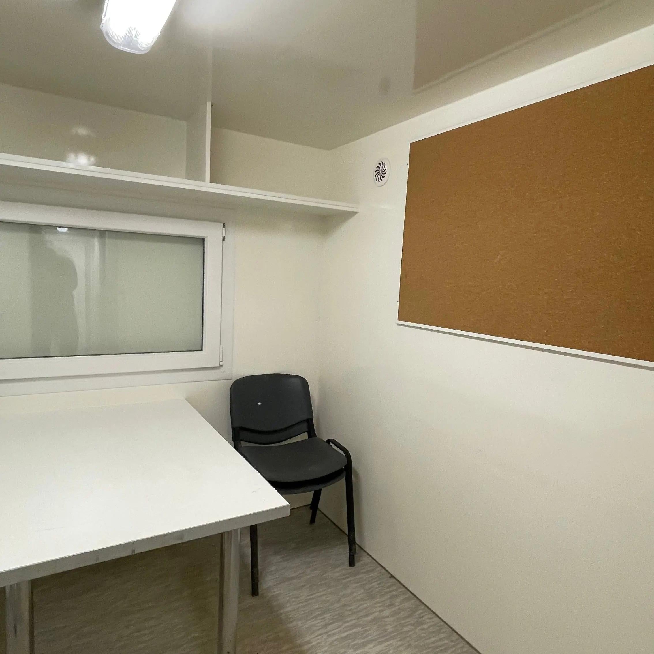 Mandskabsvogn 4 - personers Eurowagon-Køb brugte letvogne og skurvogne hos Letvogne.dk – Stort udvalg og hurtig levering