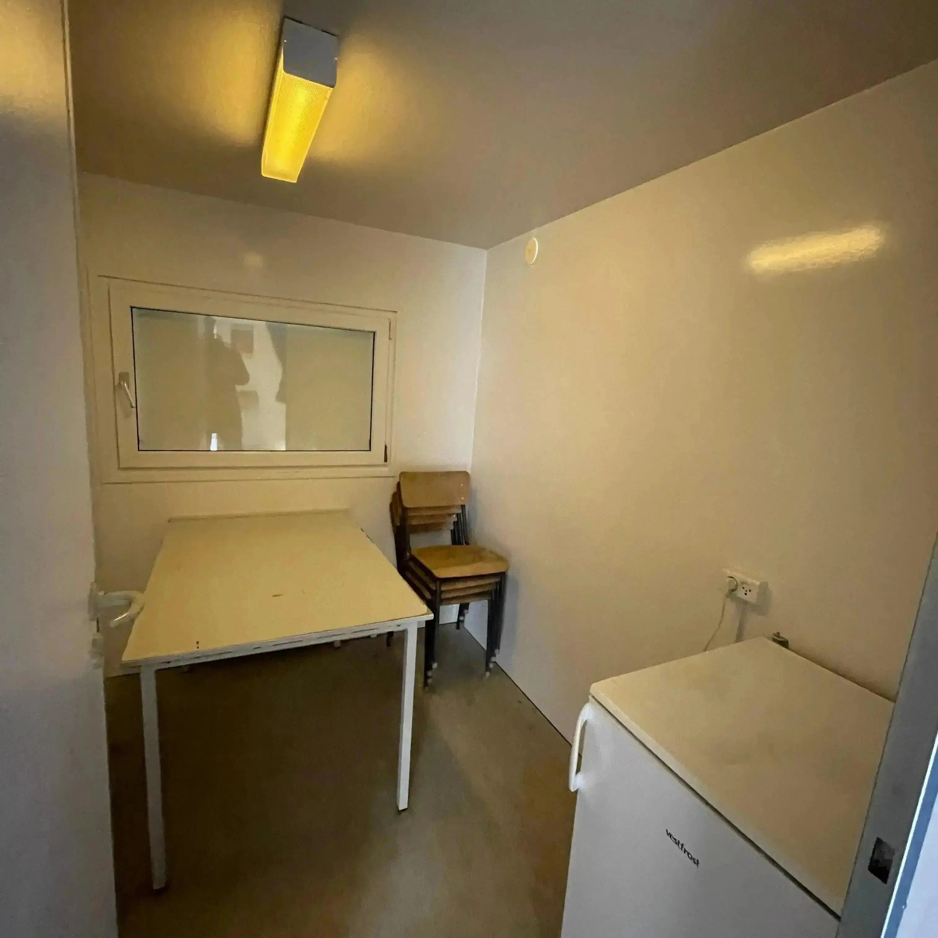 Mandskabsvogn 4 - personers Scanvogn-Køb brugte letvogne og skurvogne hos Letvogne.dk – Stort udvalg og hurtig levering