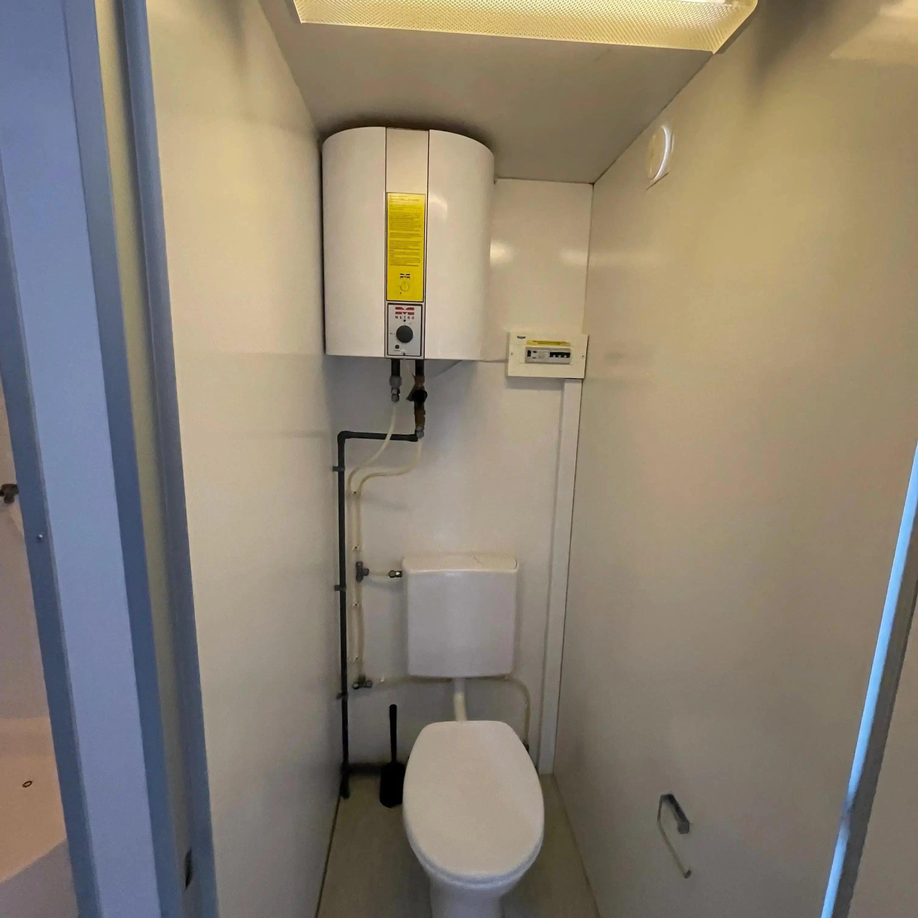 Mandskabsvogn 4 - personers Scanvogn-Køb brugte letvogne og skurvogne hos Letvogne.dk – Stort udvalg og hurtig levering