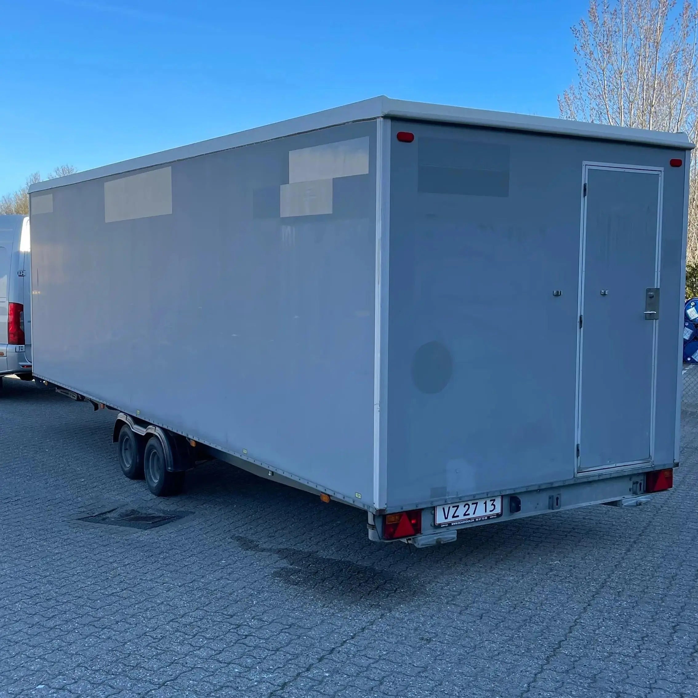 Toiletvogn 10 wc m. kloaktoilet-Køb brugte letvogne og skurvogne hos Letvogne.dk – Stort udvalg og hurtig levering