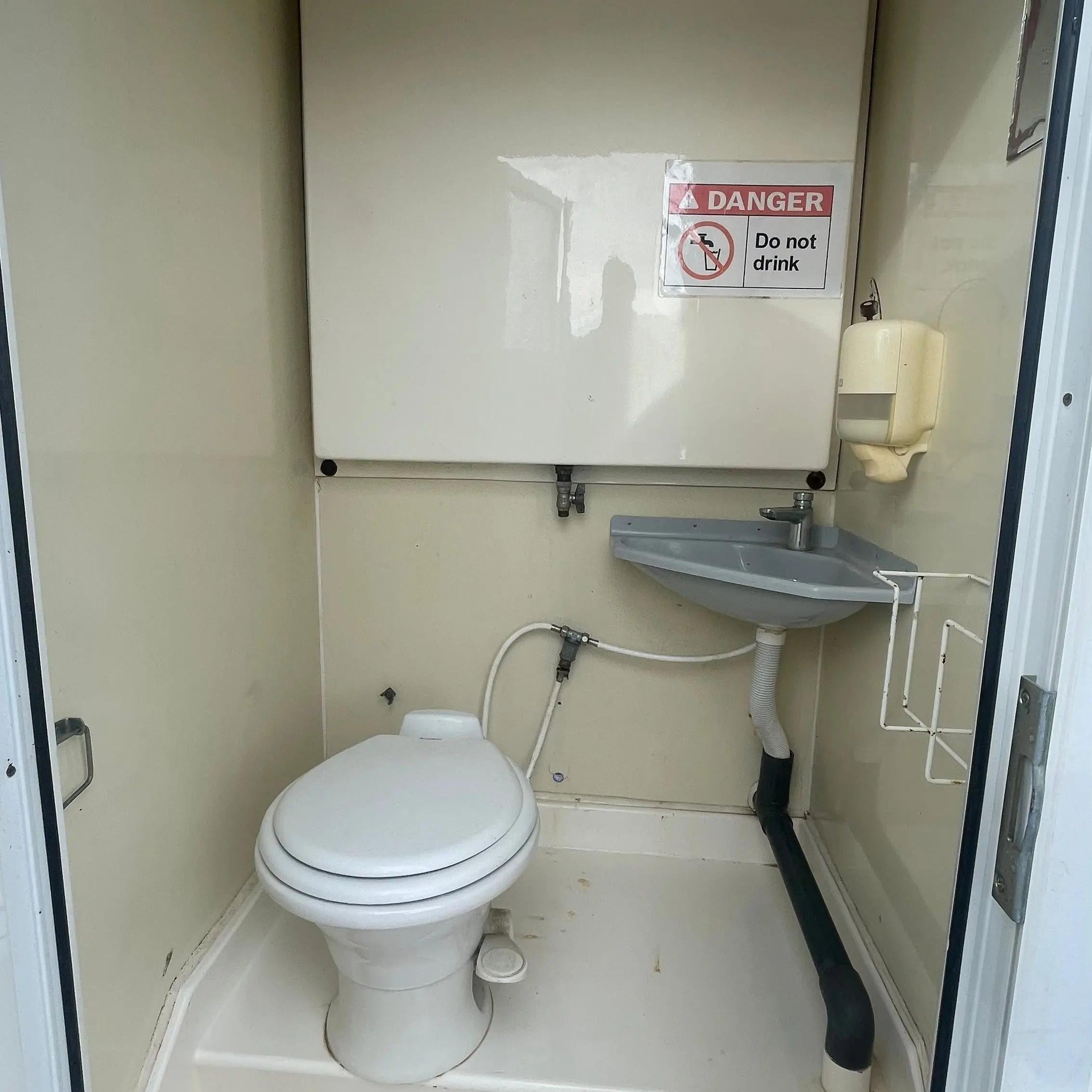 WC-Flex 1 toilet vogn-Køb brugte letvogne og skurvogne hos Letvogne.dk – Stort udvalg og hurtig levering